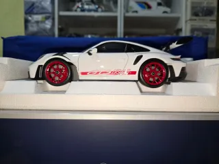 PORSCHE 911 992 GT3 RS NOREV  1:18