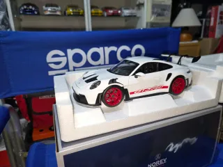 PORSCHE 911 992 GT3 RS NOREV  1:18