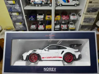 PORSCHE 911 992 GT3 RS NOREV  1:18