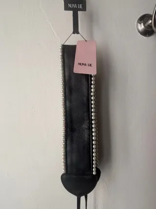 Cintura Nuna Lie nera con perle nuova