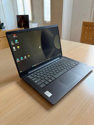 Portátil Lenovo AMD Ryzen 7 16GB RAM