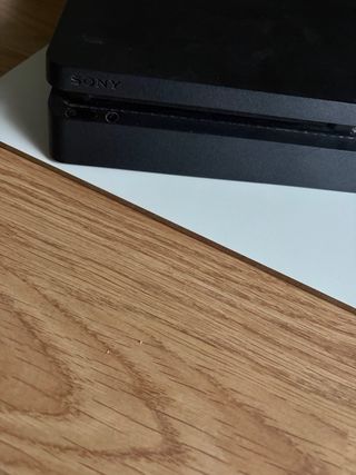 Consola PS4 Negra + 3 Juegos y mando