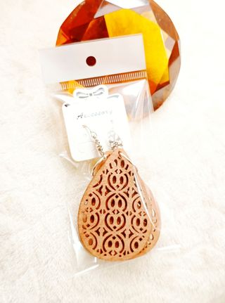Pendientes madera calada plateados