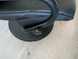 Sillón polipiel extensible con reposapiés