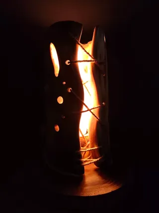 Lampada artigianale in legno con corda