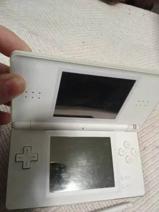 Nintendo DS Lite Blanca + Estuche + cargador