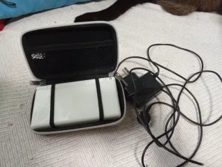 Nintendo DS Lite Blanca + Estuche + cargador