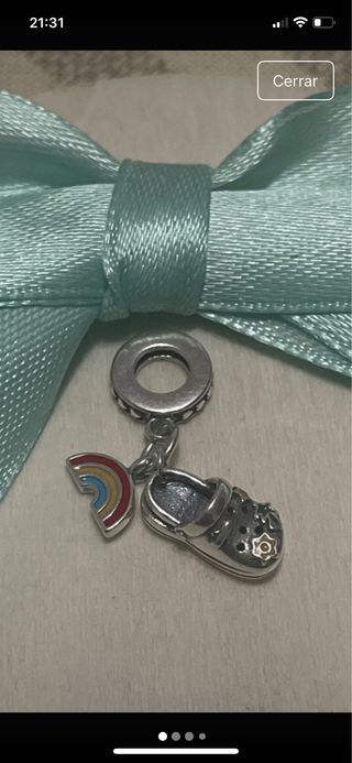 Charm zapato bebé y arcoíris