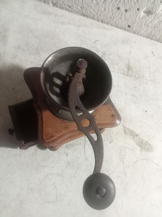 MUY ANTIGUO MOLINILLO ROBLE GRANDE B E