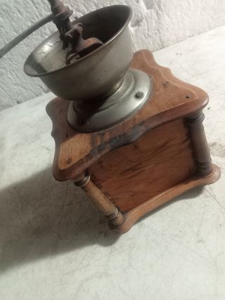 MUY ANTIGUO MOLINILLO ROBLE GRANDE B E