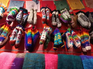 Guantes y calcetines de lana tibetanos nepalíes