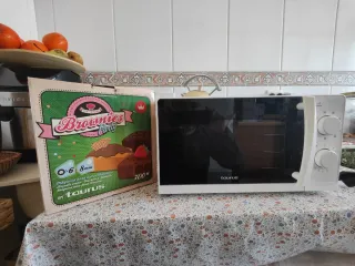 Máquina de Brownies Taurus + Microondas