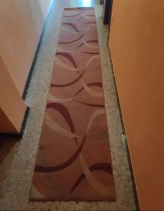 Alfombra pasillera naranja y morada