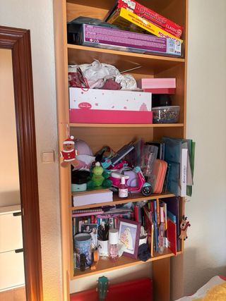 Estantería de madera