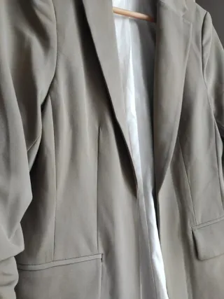 Blazer americana verde caqui H&M tendencia