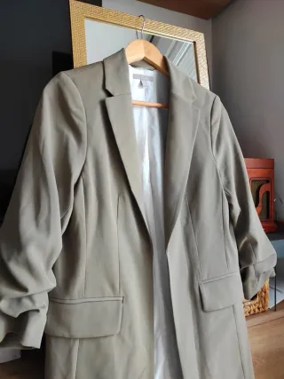 Blazer americana verde caqui H&M tendencia