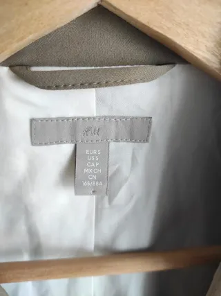 Blazer americana verde caqui H&M tendencia