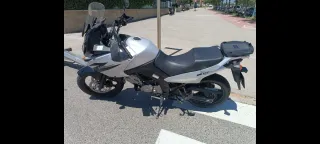 Suzuki V-Strom 650 11000 kmtrs.