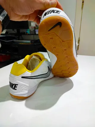 Nike Gato Futbol Sala Blancas y Amarillas