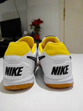 Nike Gato Futbol Sala Blancas y Amarillas