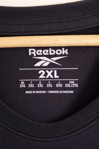 Camiseta Reebok negra logo mangas talla 2XL