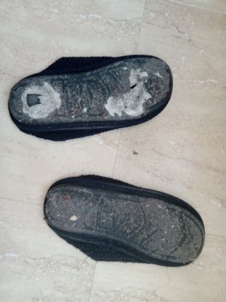Zapatillas de estar por casa negras