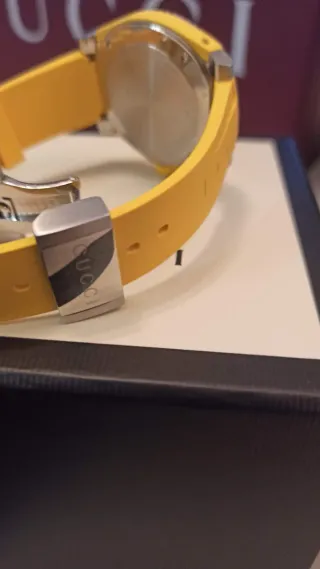 Reloj Gucci Dive Amarillo Nuevo