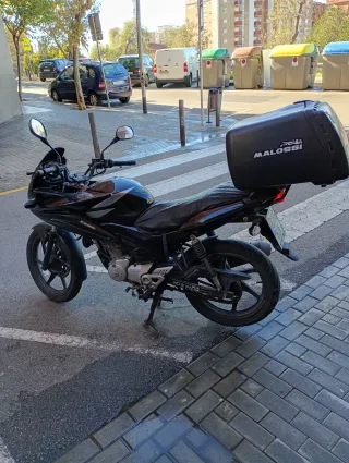 Honda CBF125 2012, se vende por falta de uso.