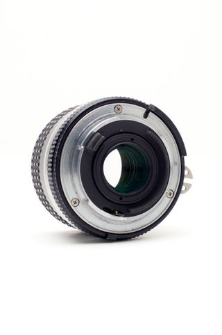 Objetivo Nikkor 24mm f/2.8