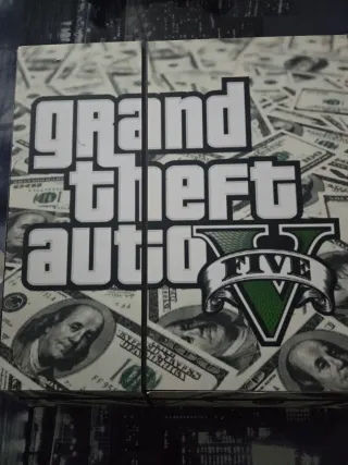 PS4 500GB GTA V + 2 Mandos + 2 Juegos