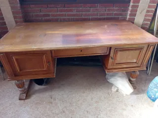 Mesa de escritorio antigua de madera