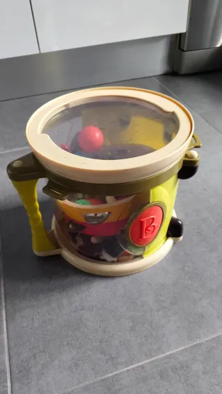 Tambor infantil con instrumentos