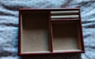 Joyero de piel marrón