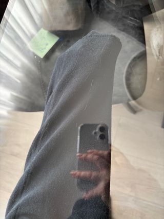 Mesa comedor de Kave Home cristal y patas metal