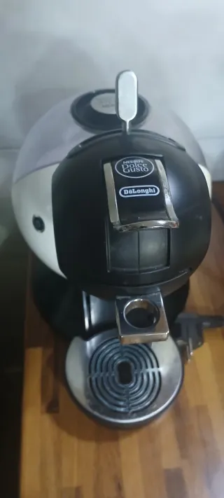Cafetera Dolce Gusto DeLonghi
