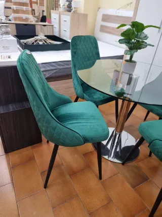 Mesa redonda cristal + 4 sillas terciopelo