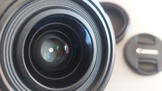 Objetivo Canon RF 24mm f/1.8 Macro IS STM