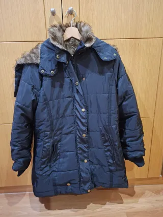 Abrigo acolchado mujer con capucha nuevo