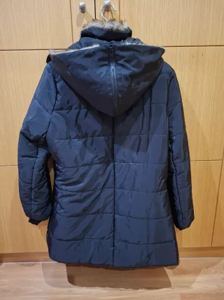 Abrigo acolchado mujer con capucha nuevo