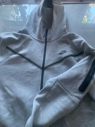 Chaqueta Nike Tech (Maduro)