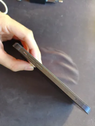 iPhone 12 con batería recién cambiada