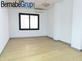 Local comercial en alquiler en Centre - Joan Prim en Granollers