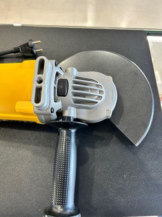 AMOLADORA DEWALT DWE496-QS