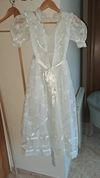 Vestido Deco Union Blanco incluye guantes y peinet