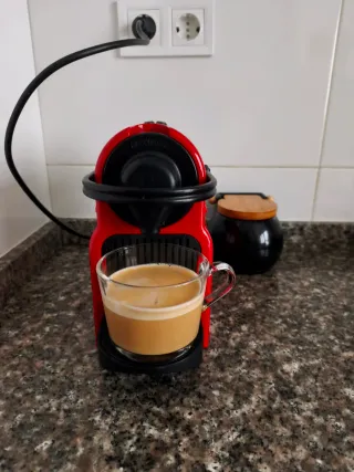 Cafetera Nespresso Krups Roja - modelo Innisia