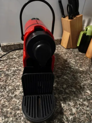 Cafetera Nespresso Krups Roja - modelo Innisia