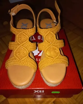 Cuñas Xti - Talla 38