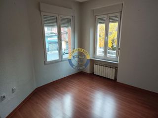 Piso en alquiler en La Chantría - La Lastra en León