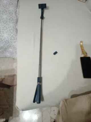 Selfie stick con treppiede
