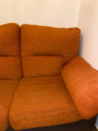 Sofá 2 plazas tela naranja y marrón